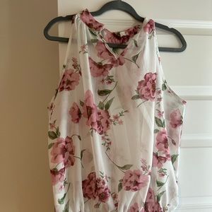 Sleeveless blouse